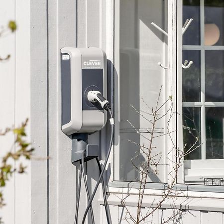 Beach Front Home In Sjolund With Kitchen Eksteriør billede