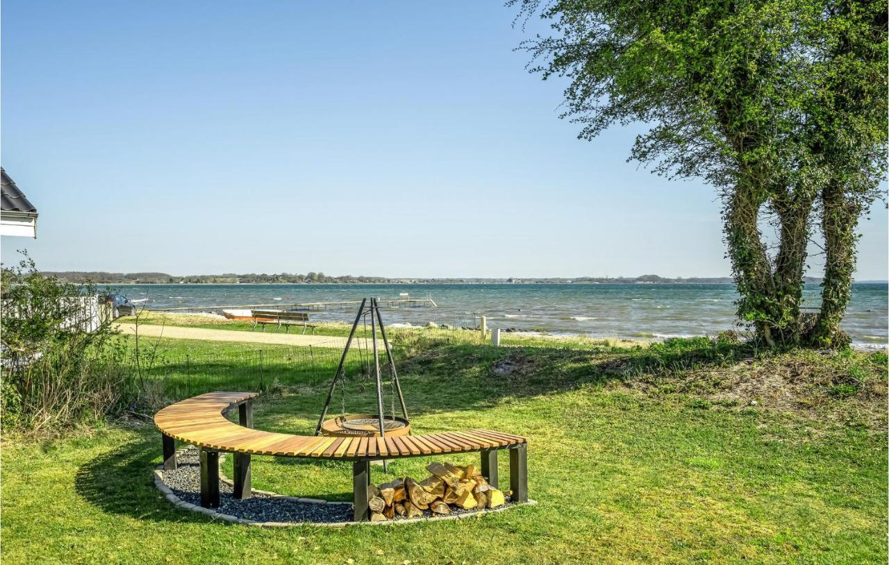 Beach Front Home In Sjolund With Kitchen Eksteriør billede