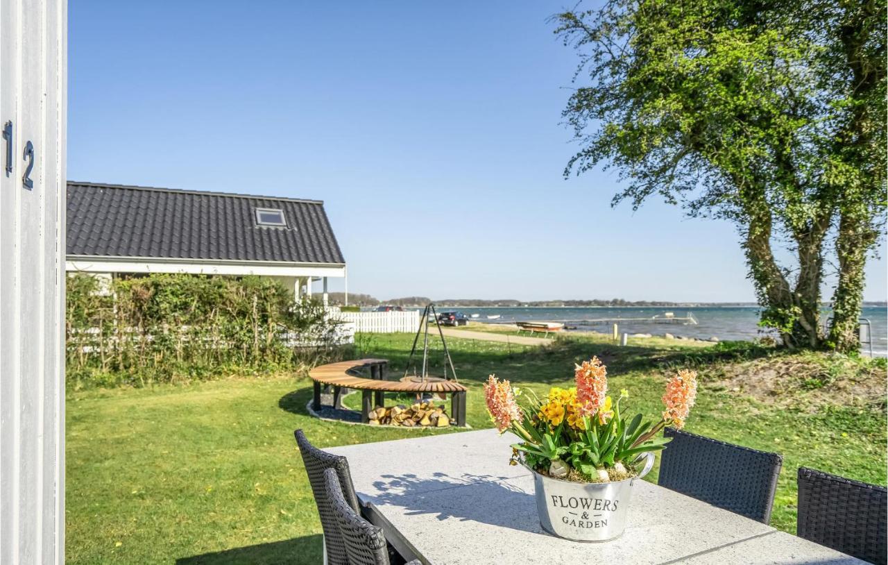 Beach Front Home In Sjolund With Kitchen Eksteriør billede