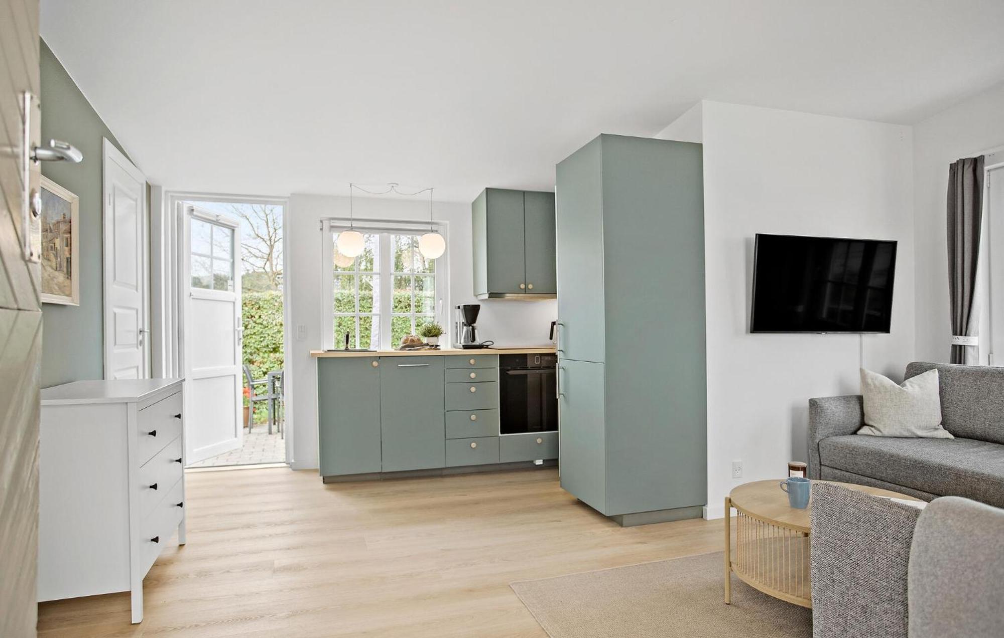 Beach Front Home In Sjolund With Kitchen Eksteriør billede