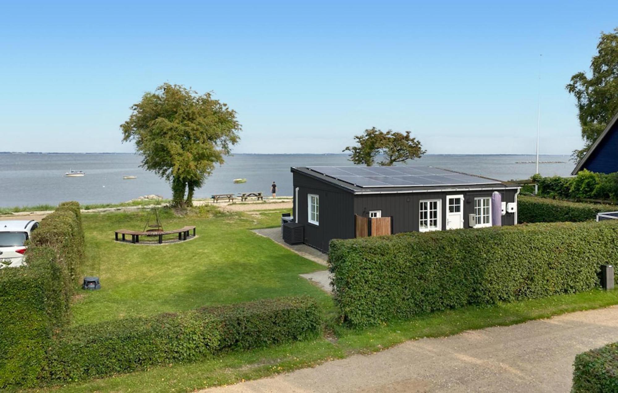 Beach Front Home In Sjolund With Kitchen Eksteriør billede